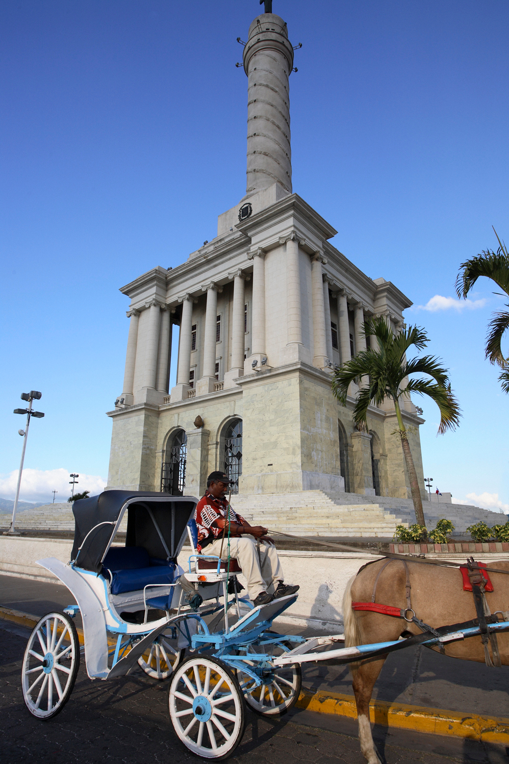 Monumento a los Heroes1