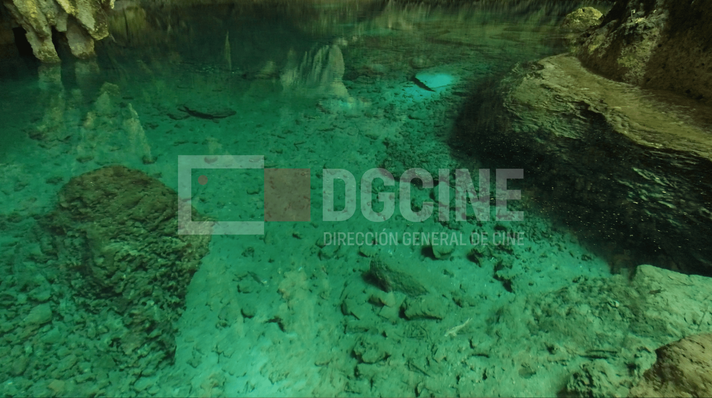 Cueva Los Tres Ojos 3