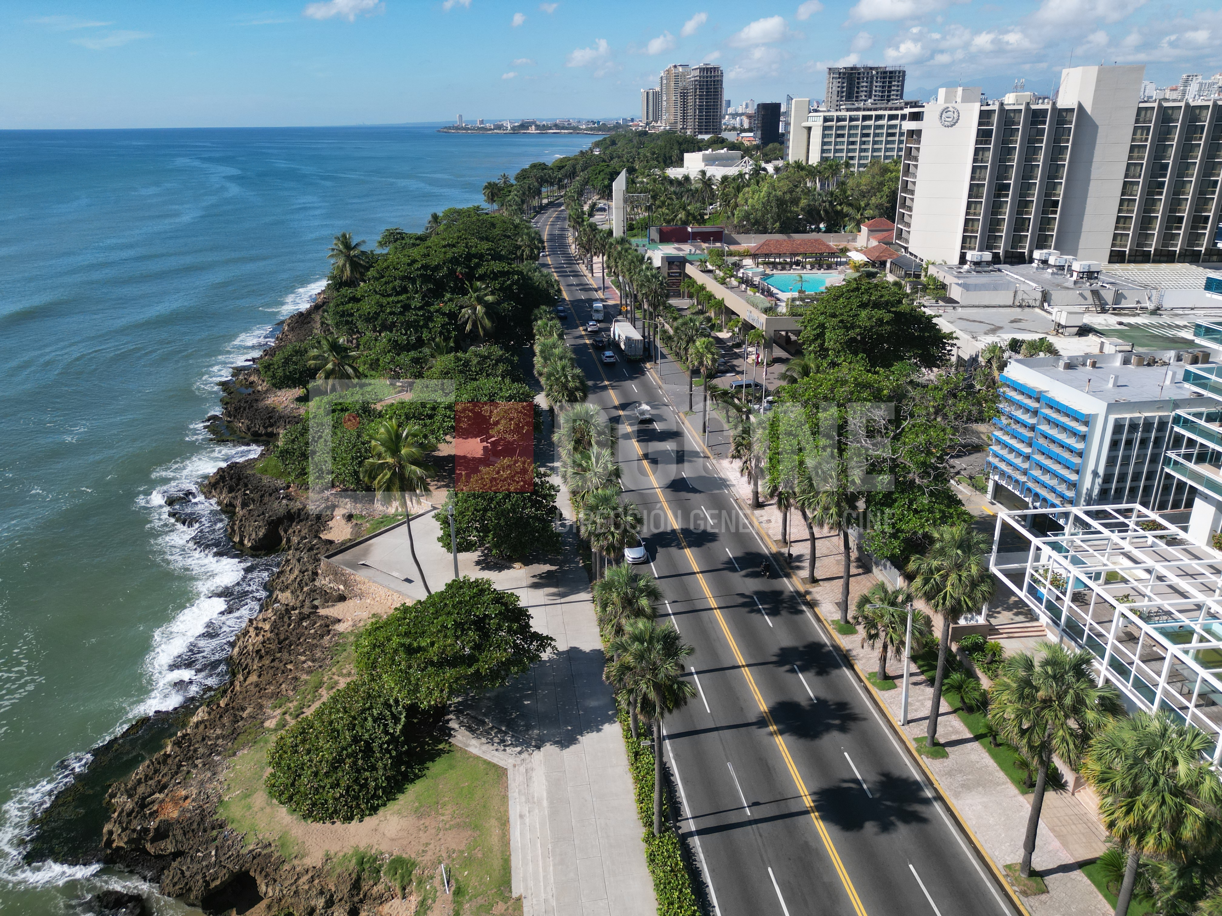 MALECON SIDEWALK STREETS 0117