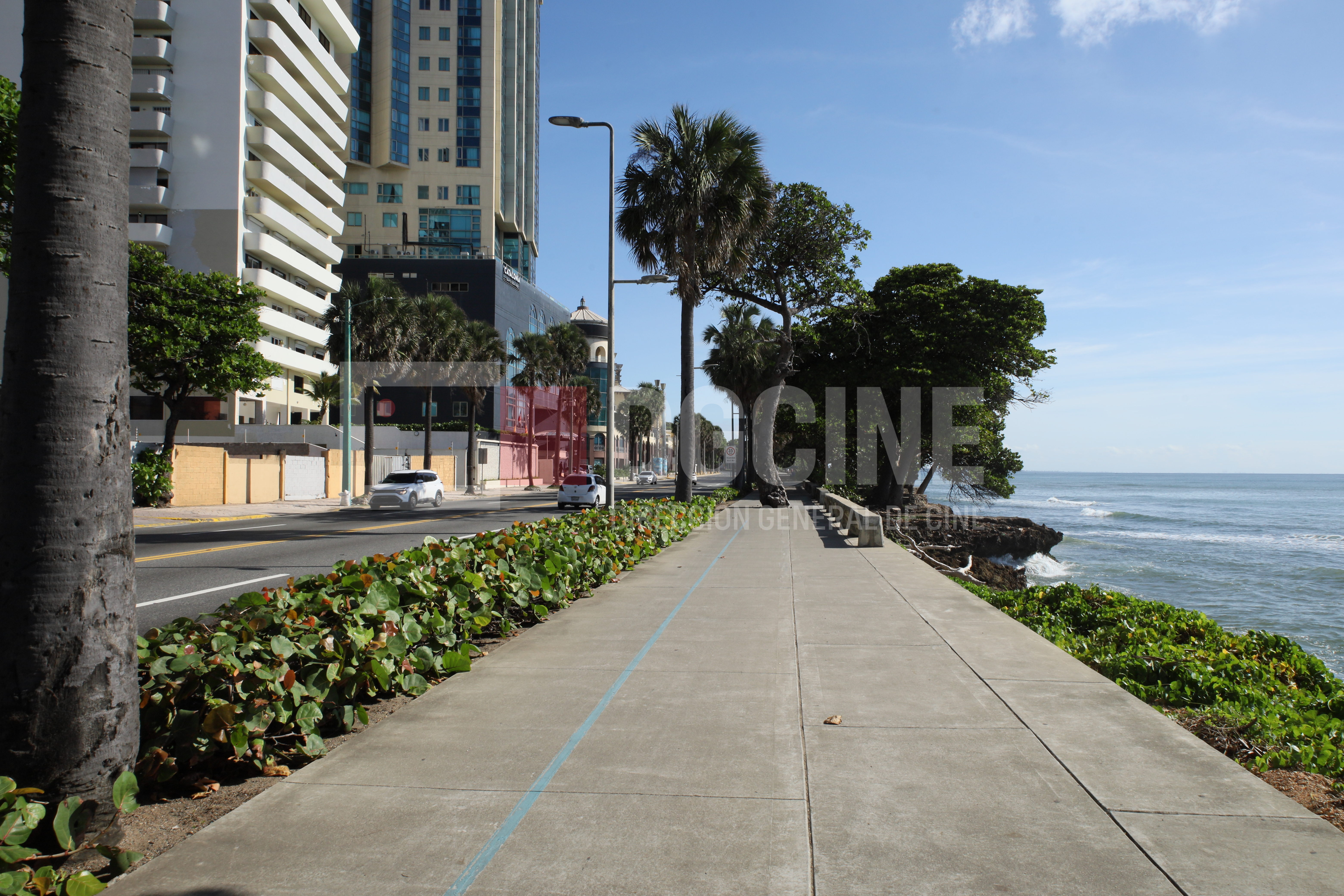 MALECON SIDEWALK STREETS 037