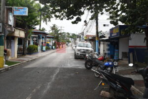 DSC 6824.JPG 300x200